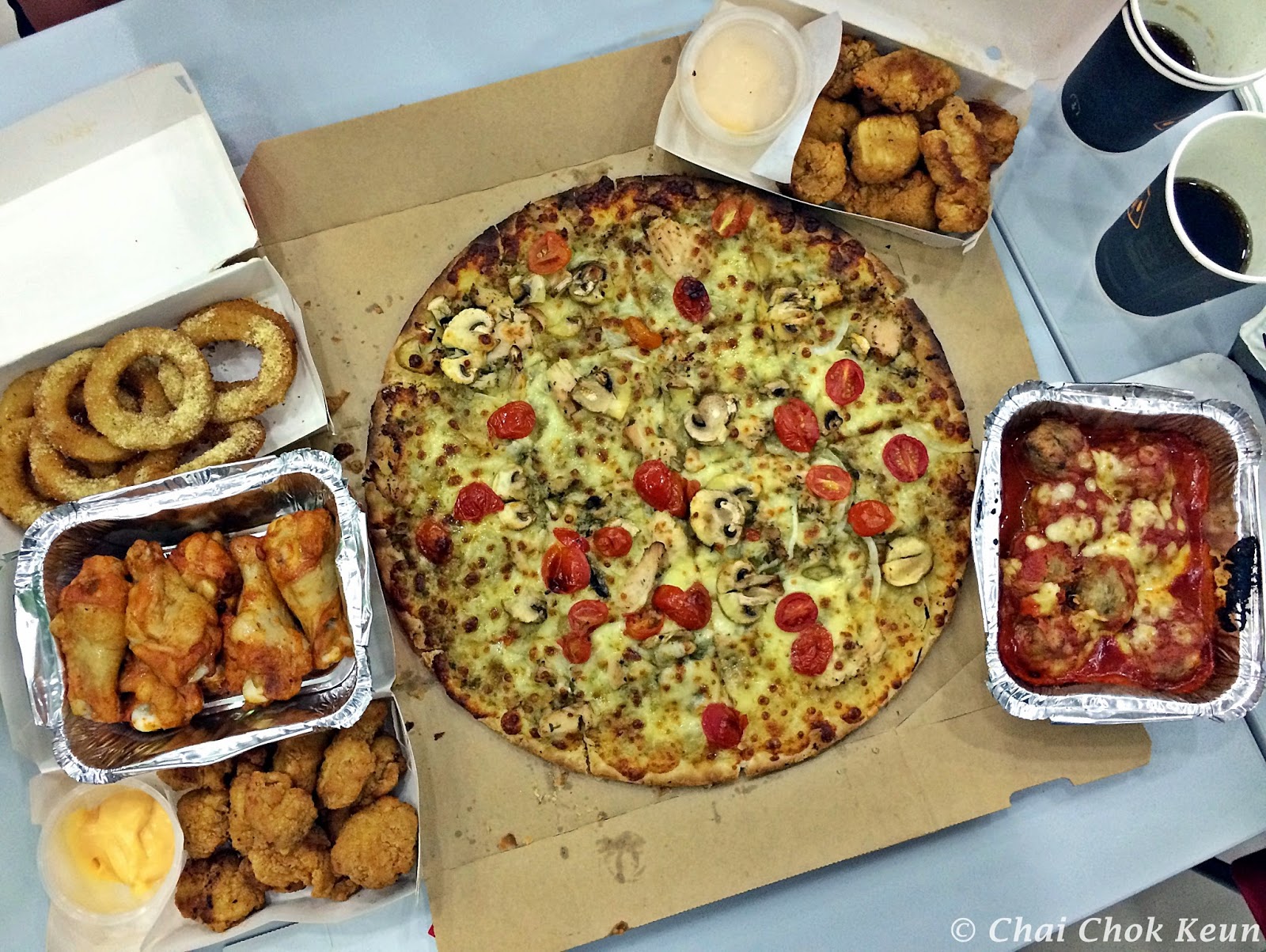 [Best Deal in Town] Domino's '2 Pizzas' Deal & Double Delights Deals