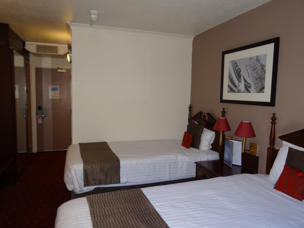 Mikehattsu Anime Journeys K On Hotel Ibis London Earl S Court