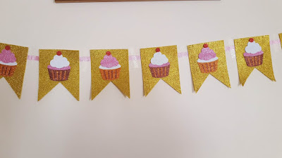 DIY Glitter Cupcakes Banner DIY Glitter Cupcakes Banner