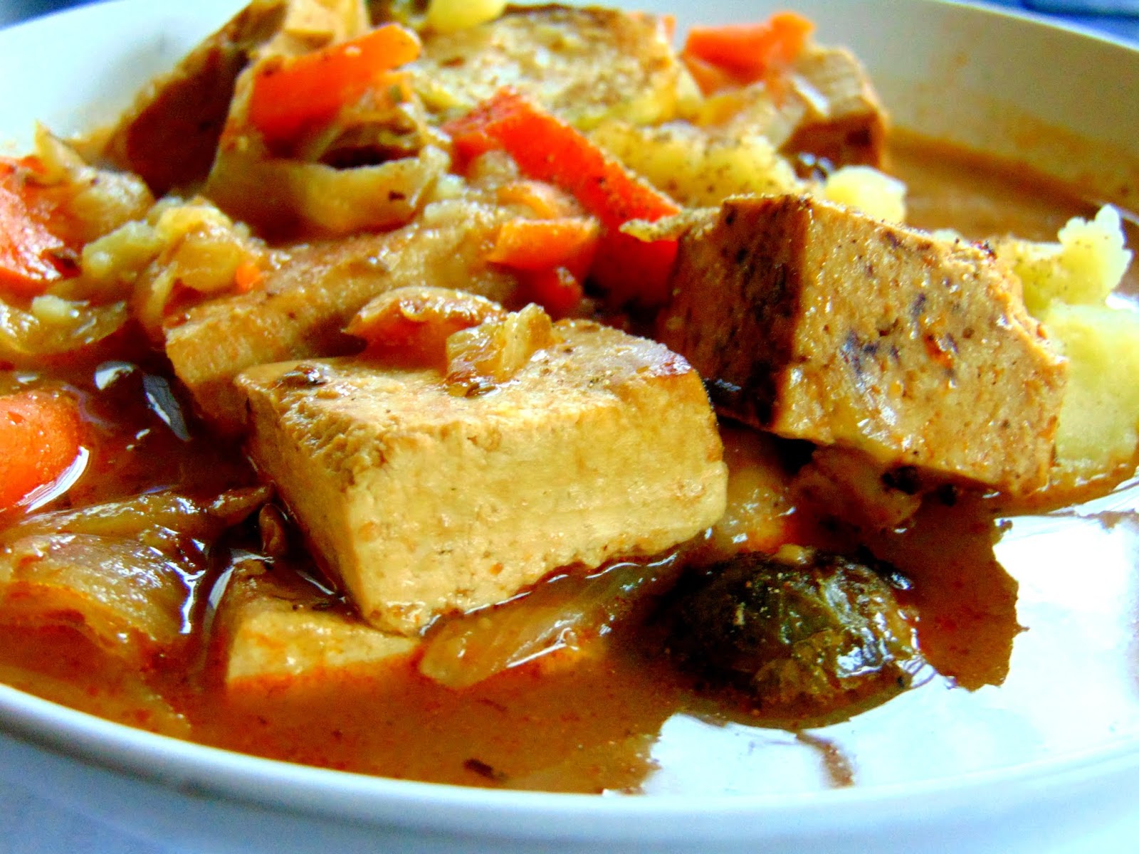 Ragoût de tofu à l&amp;#39;érable avec purée de pommes de terre et choux de ...