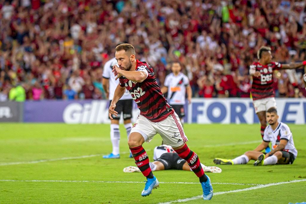 Flamengo 4 x 4 Vasco foi o recorde de gols do clássico na história Flamengo Resenha