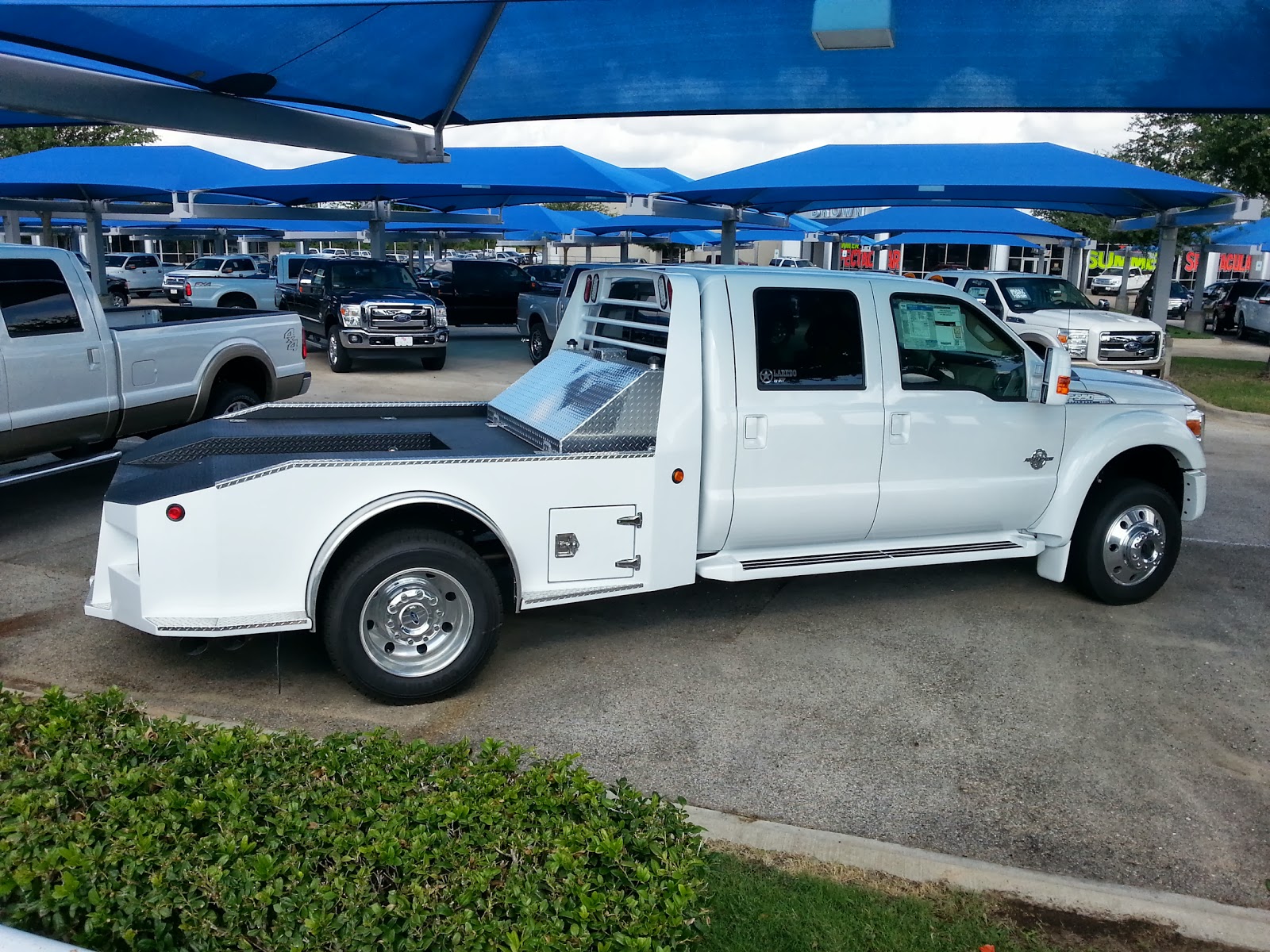 TDY Sales 817-243-9840 — New Ford F550 Laredo Custom Bed Hauler Truck