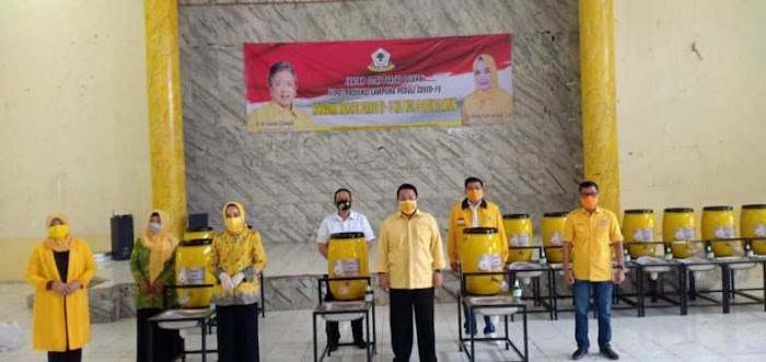 Peduli Covid-19, IIPG Bersama DPD Golkar Lampung Bagi 100 Wastafel Portable dan 15 Ribu Masker