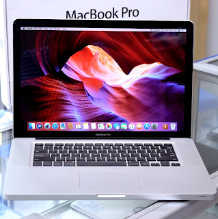 Macbook Pro Core i7 (15-inch) Early 2011 Fullset