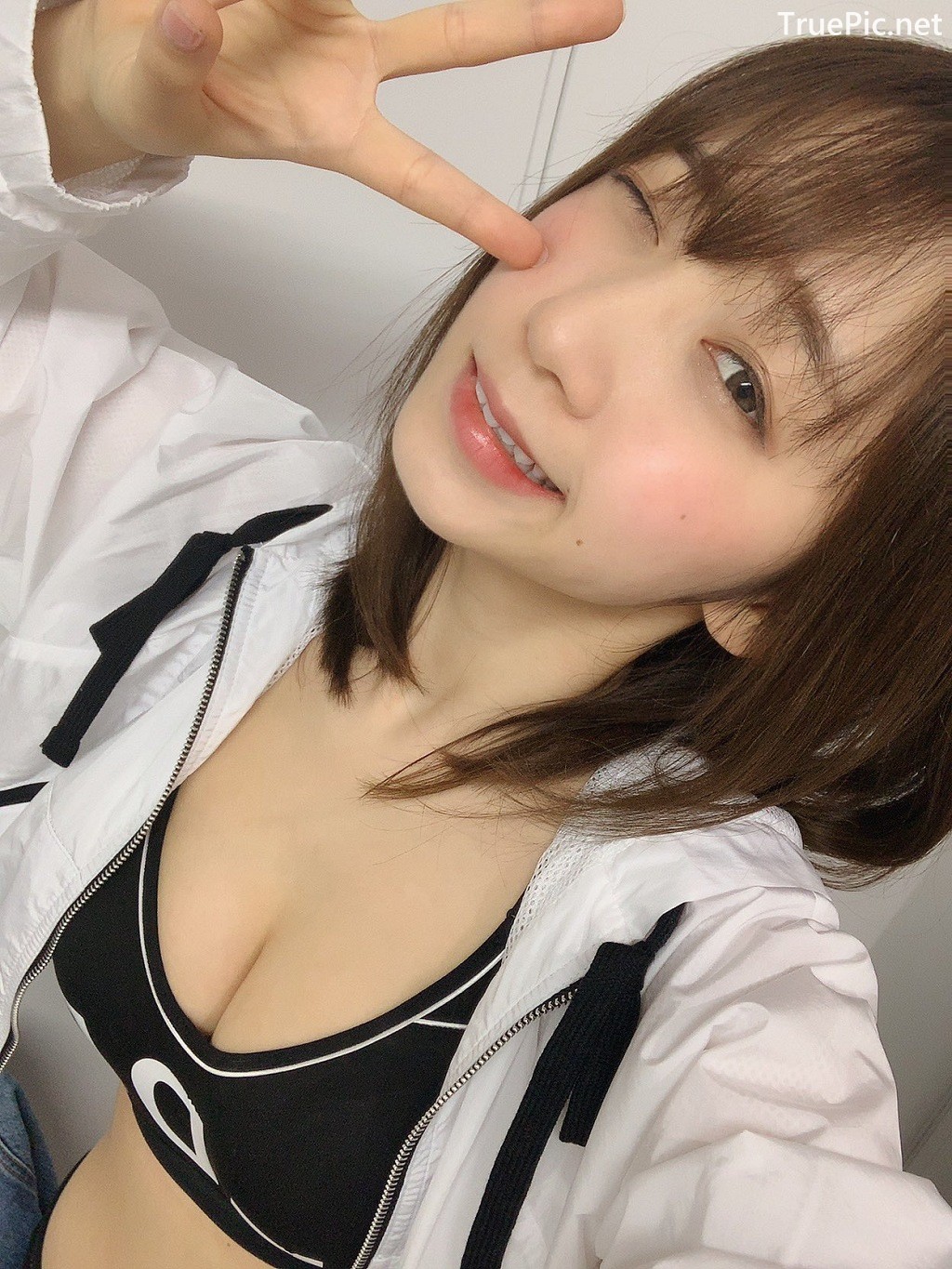Image Japanese Cosplay Model - Iori Moe - [Young Champion] 2019 No.11 - TruePic.net - Picture-38