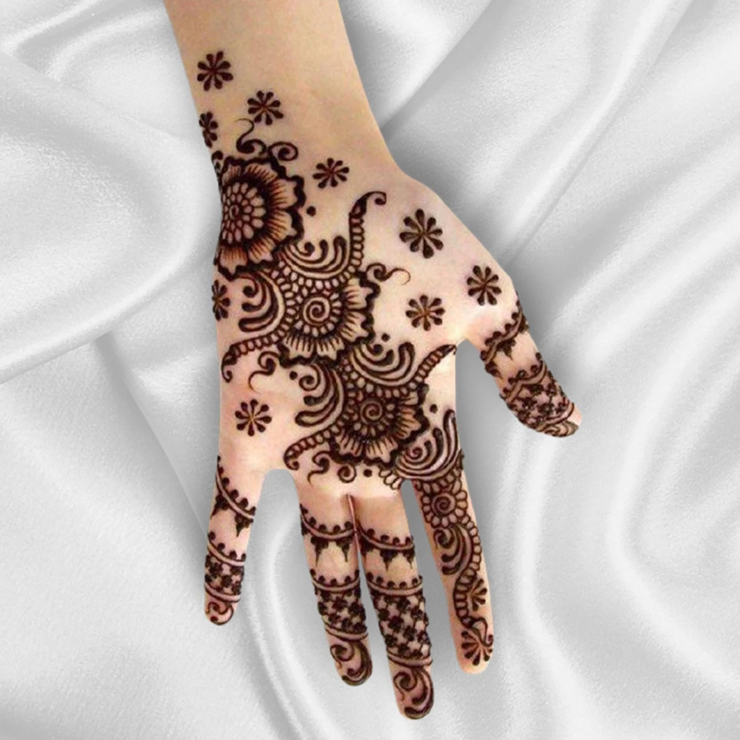 Forehand Mehndi Designs – Beautiful Front Hand Mehndi Designs # 04
