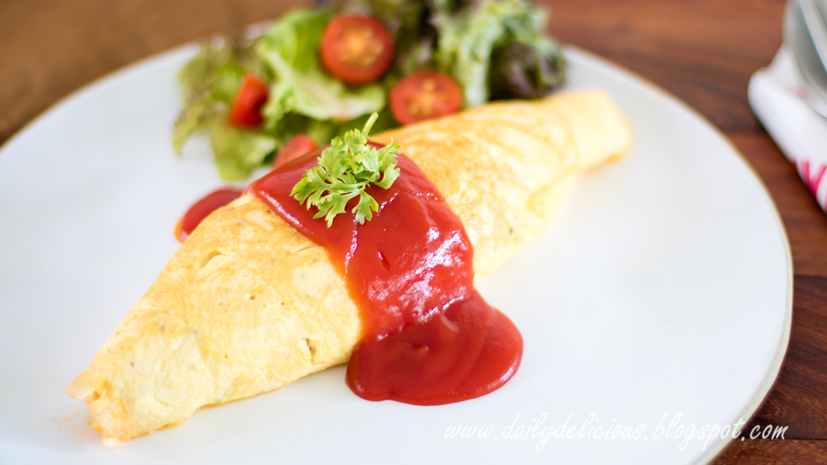 dailydelicious Omelette Rice (オムライス) Fried rice with omelette