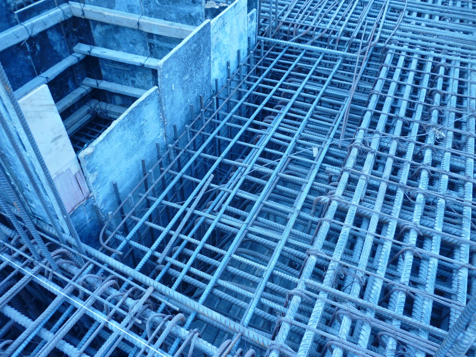 ما هي طريقة صب بلاطة Transfer Slab سماكتها 180 سم تقع في الدور الخامس في برج فندقي . الصفحة 2