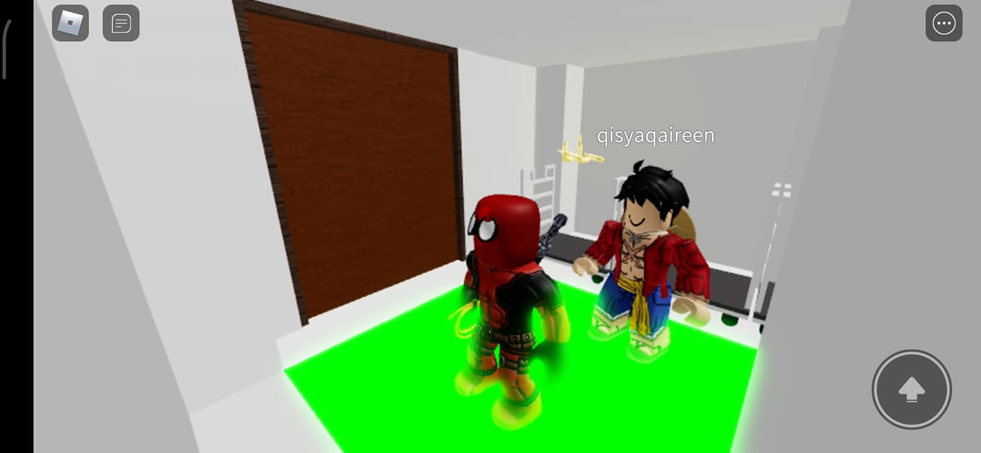 Player vs Bot in Roblox Piggy 