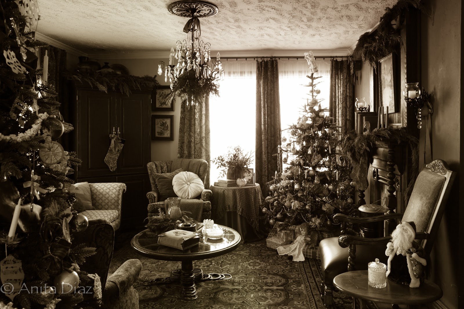 Victorian farmhouse Christmas Whispering Pines Homestead