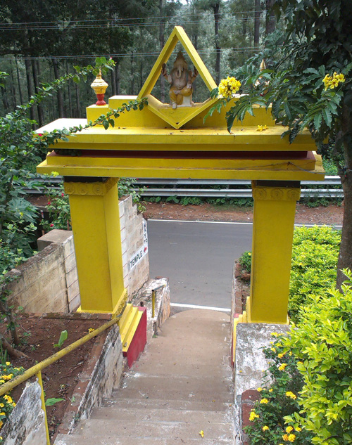 sri raja rajeswari temple yercaud
