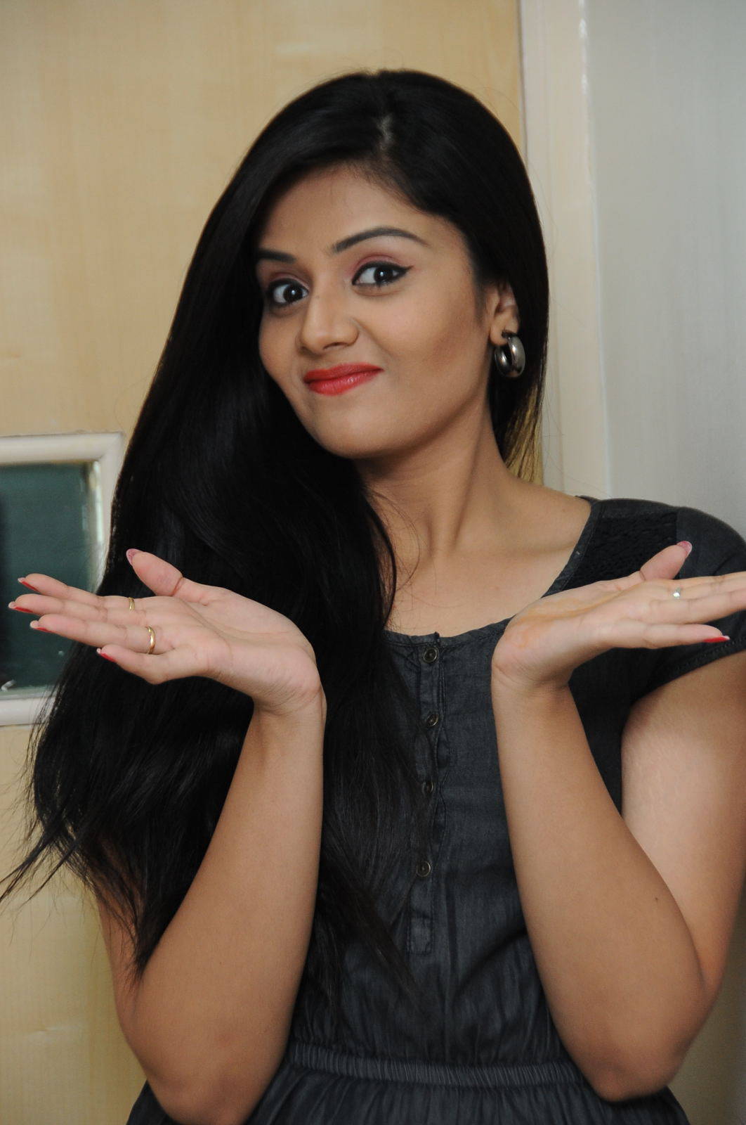 Glamorous Telugu Girl Sreemukhi Latest Photos In Black Dress