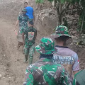 Medan Sulit, TNI dan Warga Tetap Semangat Dalam Kegiatan TMMD Kodim 0421/LS