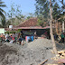 Anggota Kodim Kulon Progo Kerja Bakti Pengecoran Masjid Nurussalam