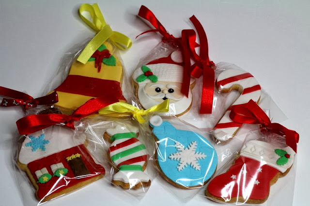 Hand decorated xmas cookies
