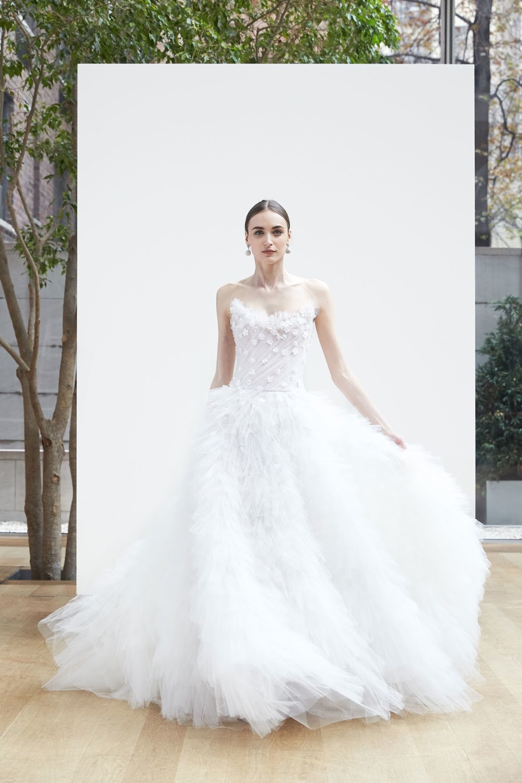 Exquisite Bridal Gowns: Oscar de la Renta