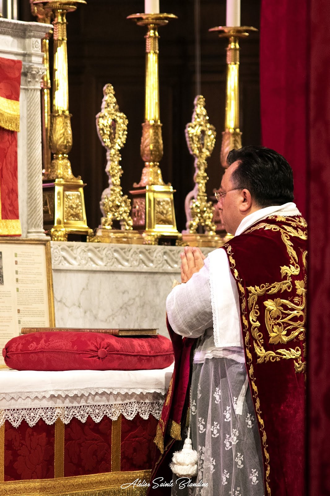 Ceremonial Variations of the Solemn Mass in the Rite of Lyon