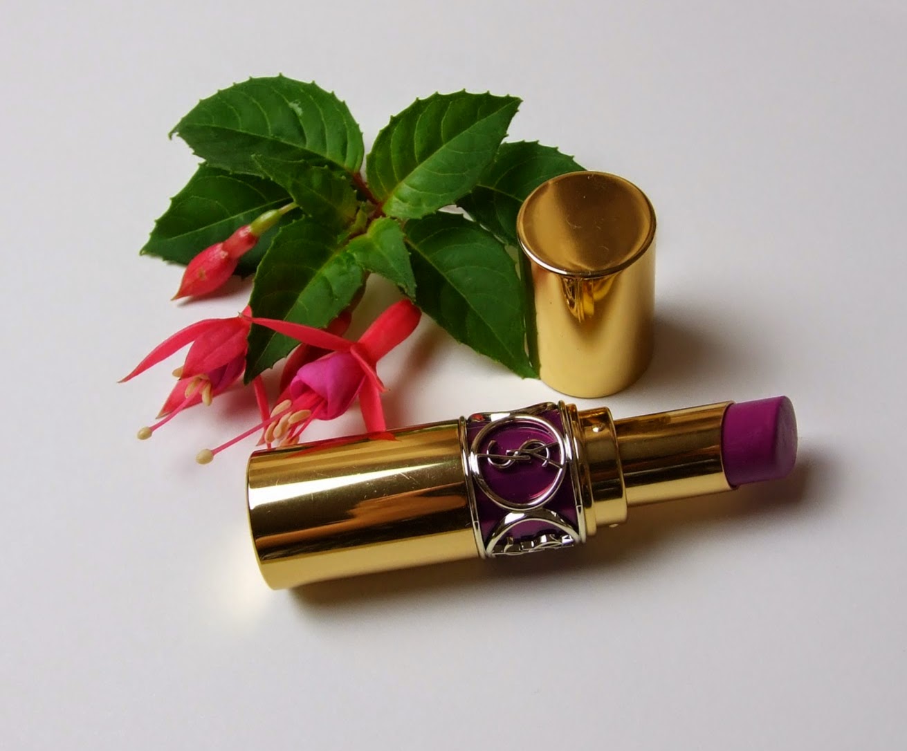 AceSparkleStar: Fuchsia in Rage YSL Rouge Volupte Lipstick Review