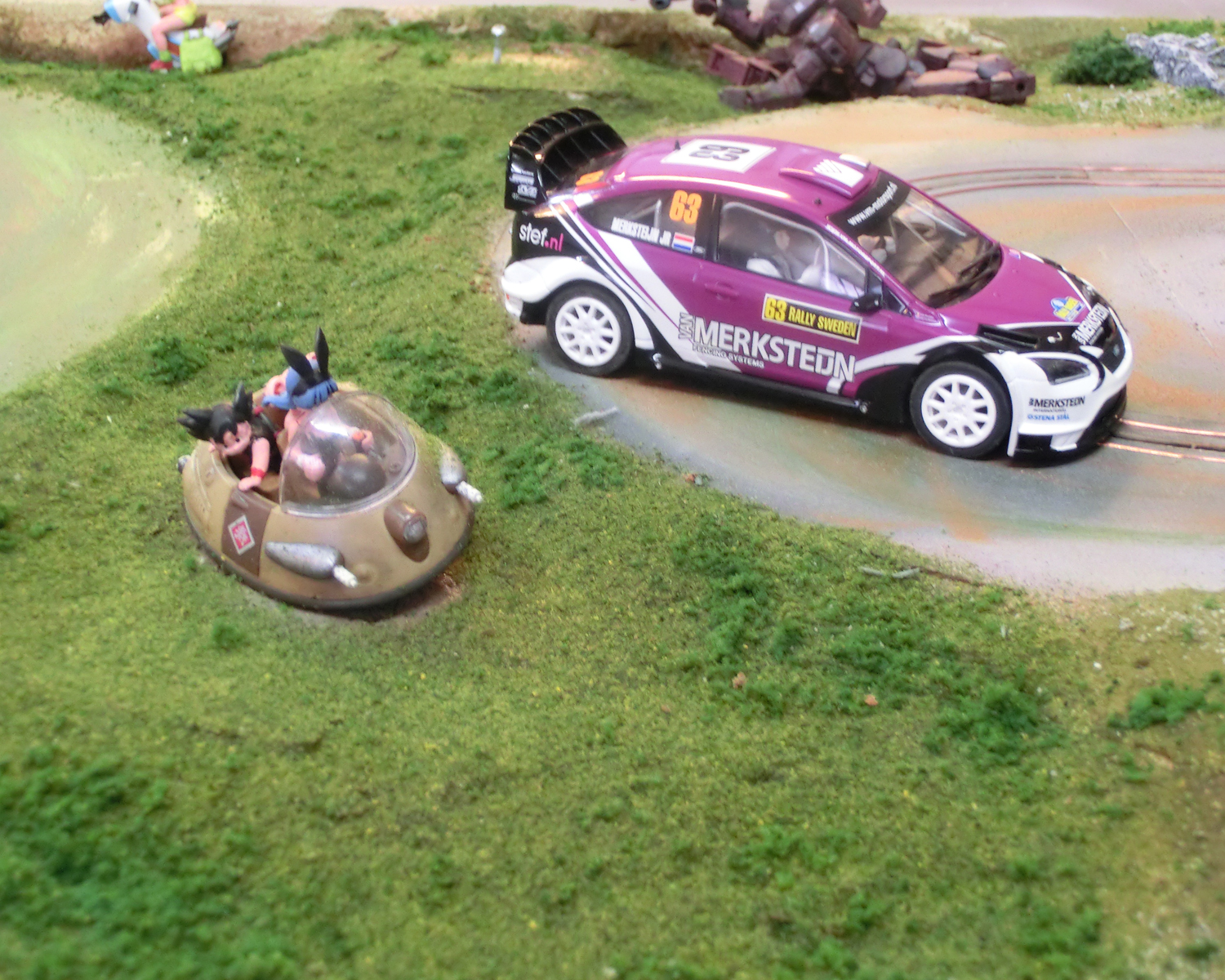 [Image: new%2Btrack3.jpg]