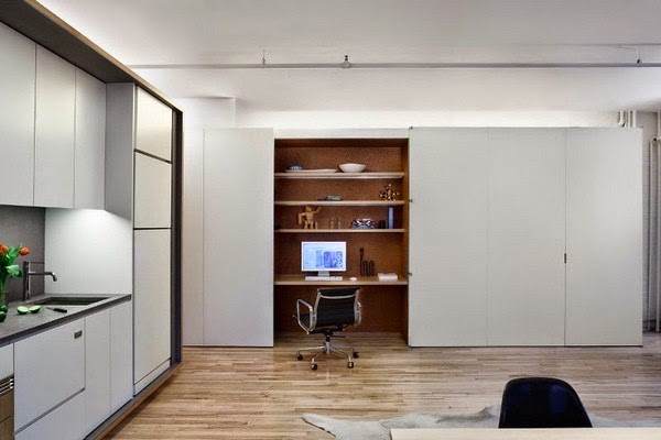 Renovation of apartment: private spaces separated by simple and smart