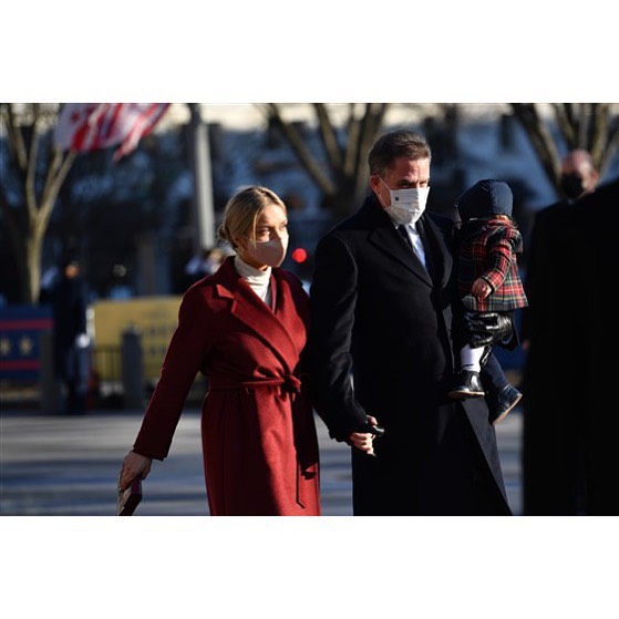 Picture of Hunter Biden and his wife, Melissa Cohen and their son