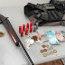 Polícia faz buscas neste sábado (30) na casa do segundo suspeito da prática de homicídio em Patos e apreende armas e munições. Veja o vídeo