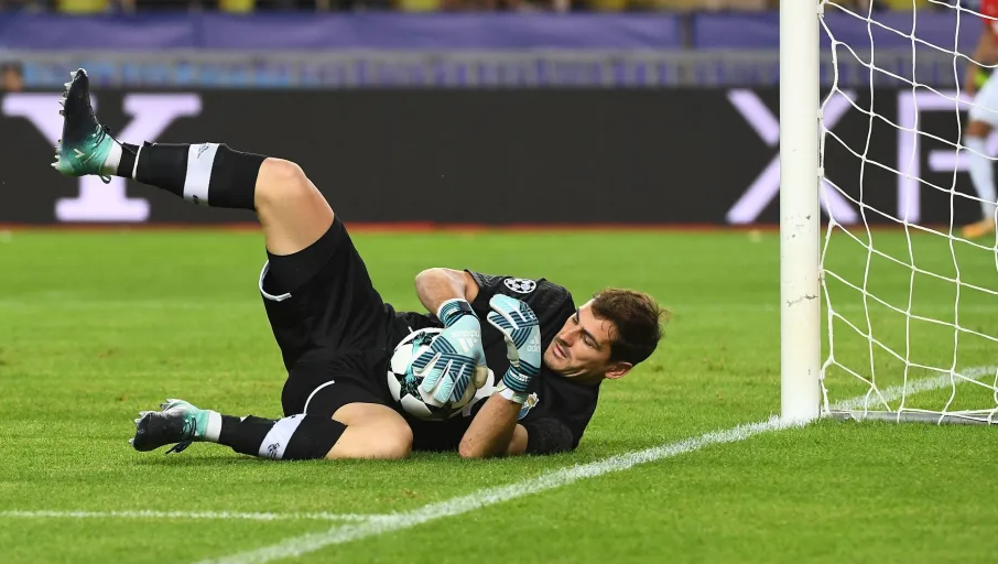 8 Teknik Dasar Permainan Sepak bola Yang Benar (Lengkap