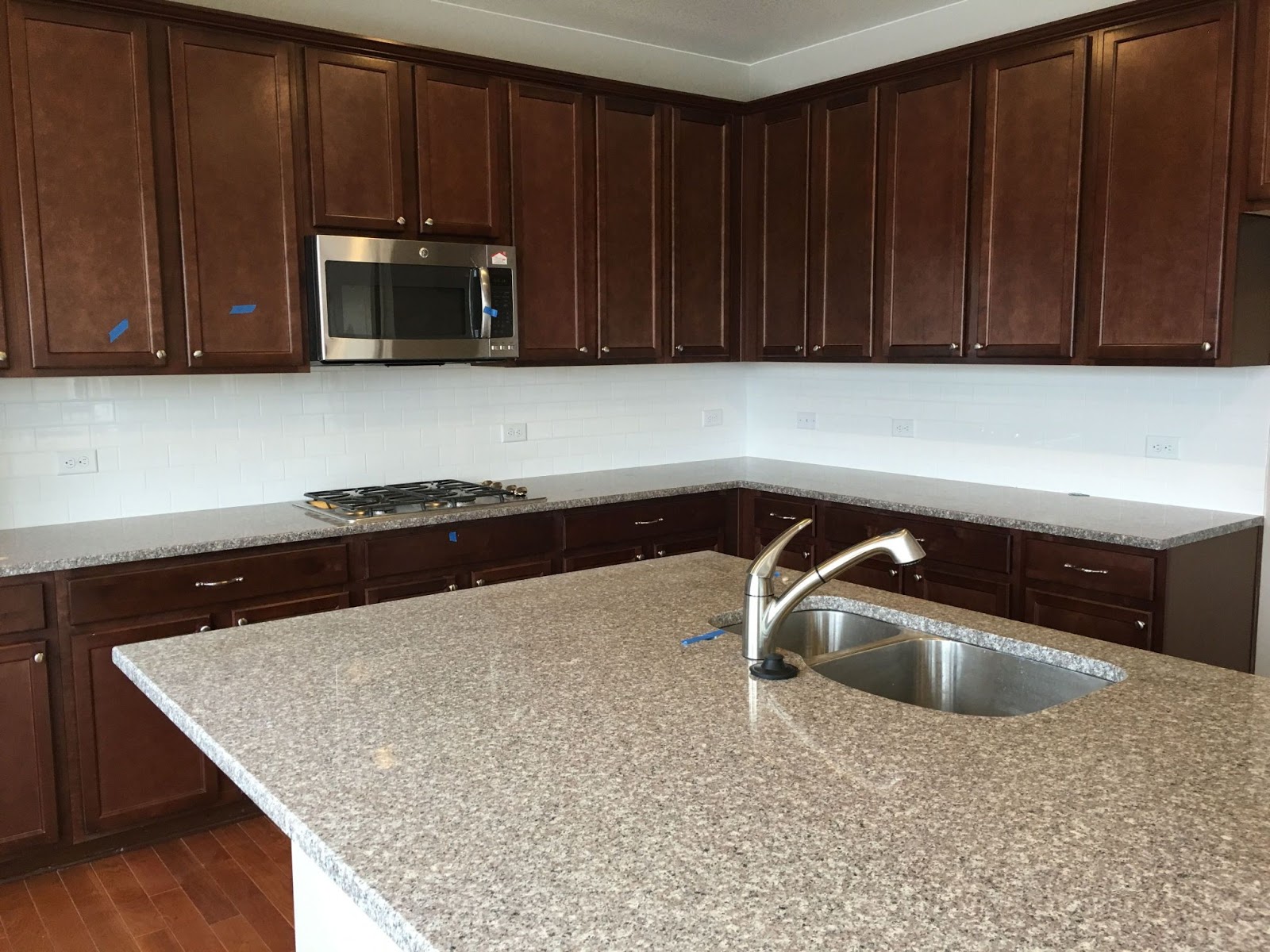 The Advantages Of Bainbrook Brown Granite Countertops Canvas Advantage Bainbrook Brown Granite Countertops