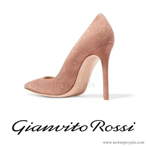 Kate Middleton wore Gianvito Rossi '105' pumps in praline