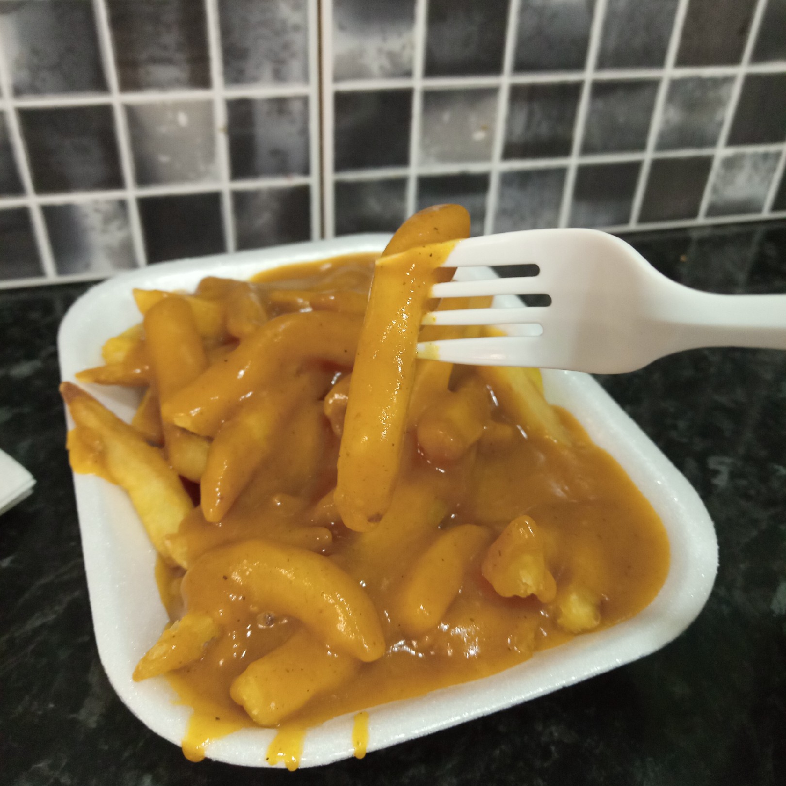 Supersupergirl's dining reviews The best chips with Curry sauce in