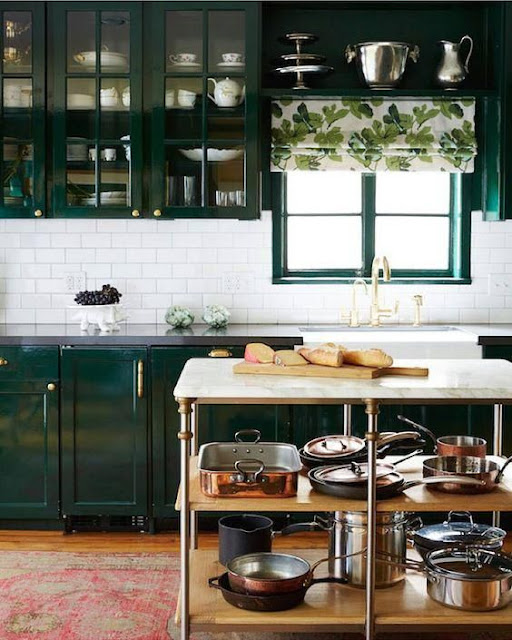 Eye For Design: How To Create A Trendy Dark Green Kitchen