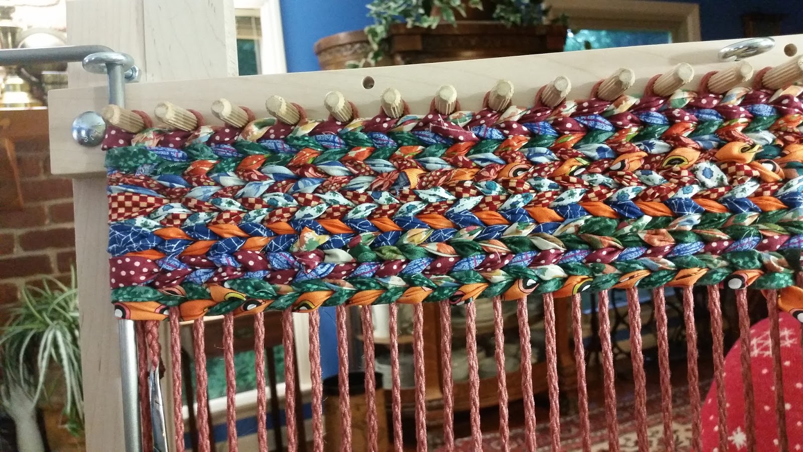 DragonPoodle Studio: Twined Rug Weaving. And two tips.