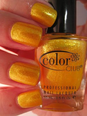 Color-Club-nail-polish-Daisy-Does-It