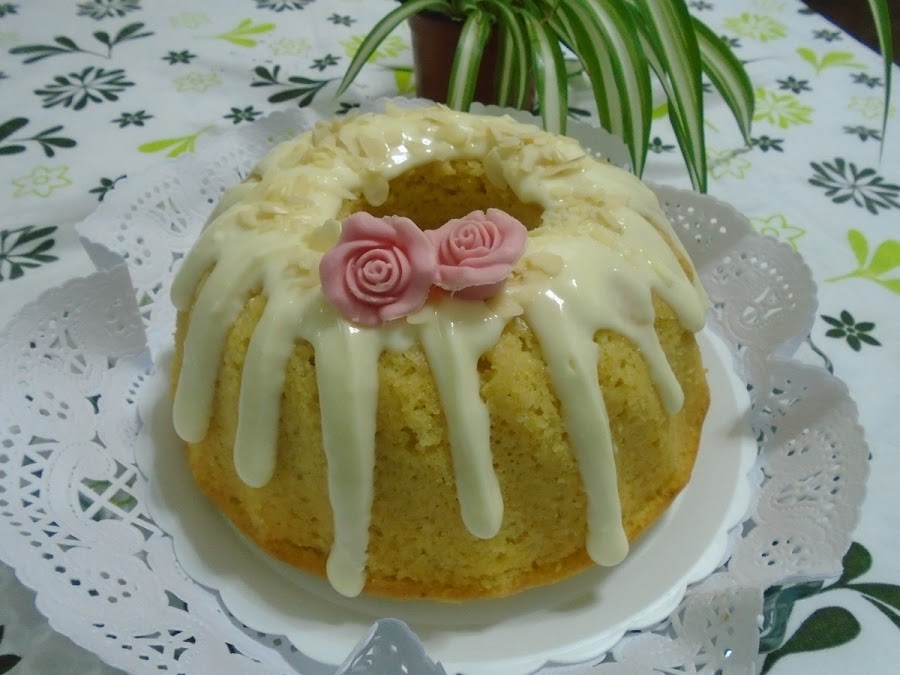 Bundt cake de naranja y almendras