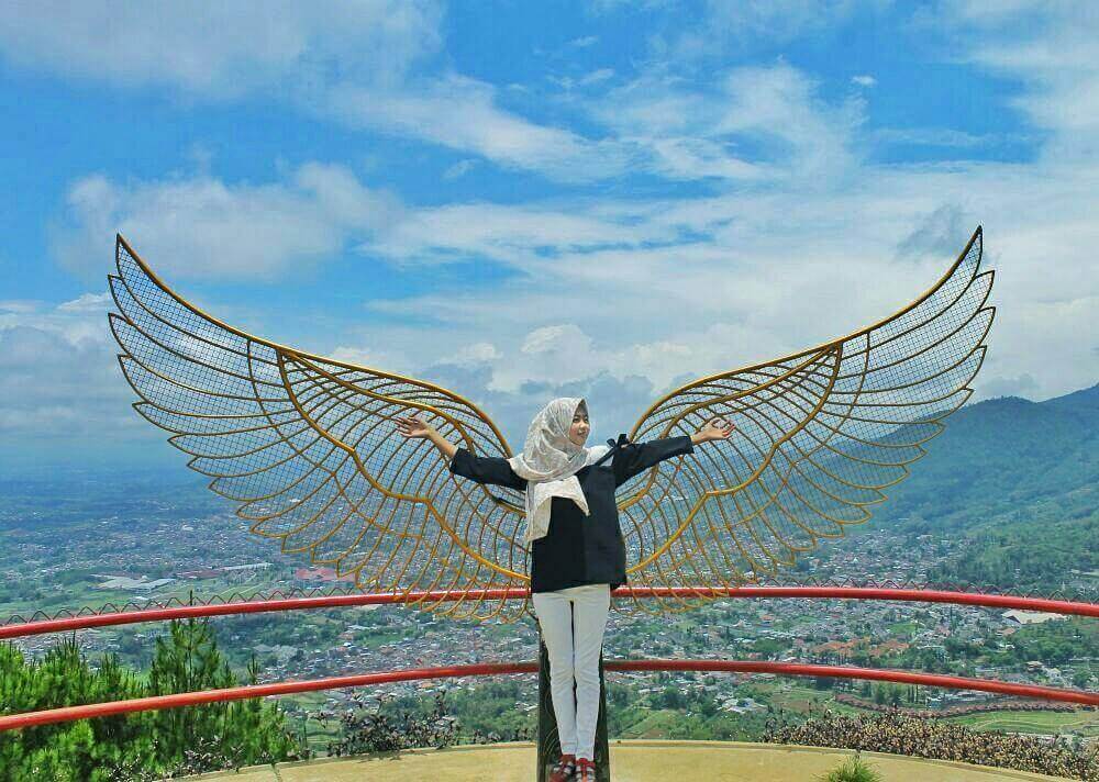 Paralayang di Batu Malang