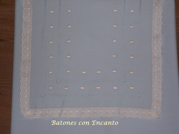 http://batonesconencanto.blogspot.com.es/2014/01/bolsacolcha-y-sabana-para-carritos-de.html