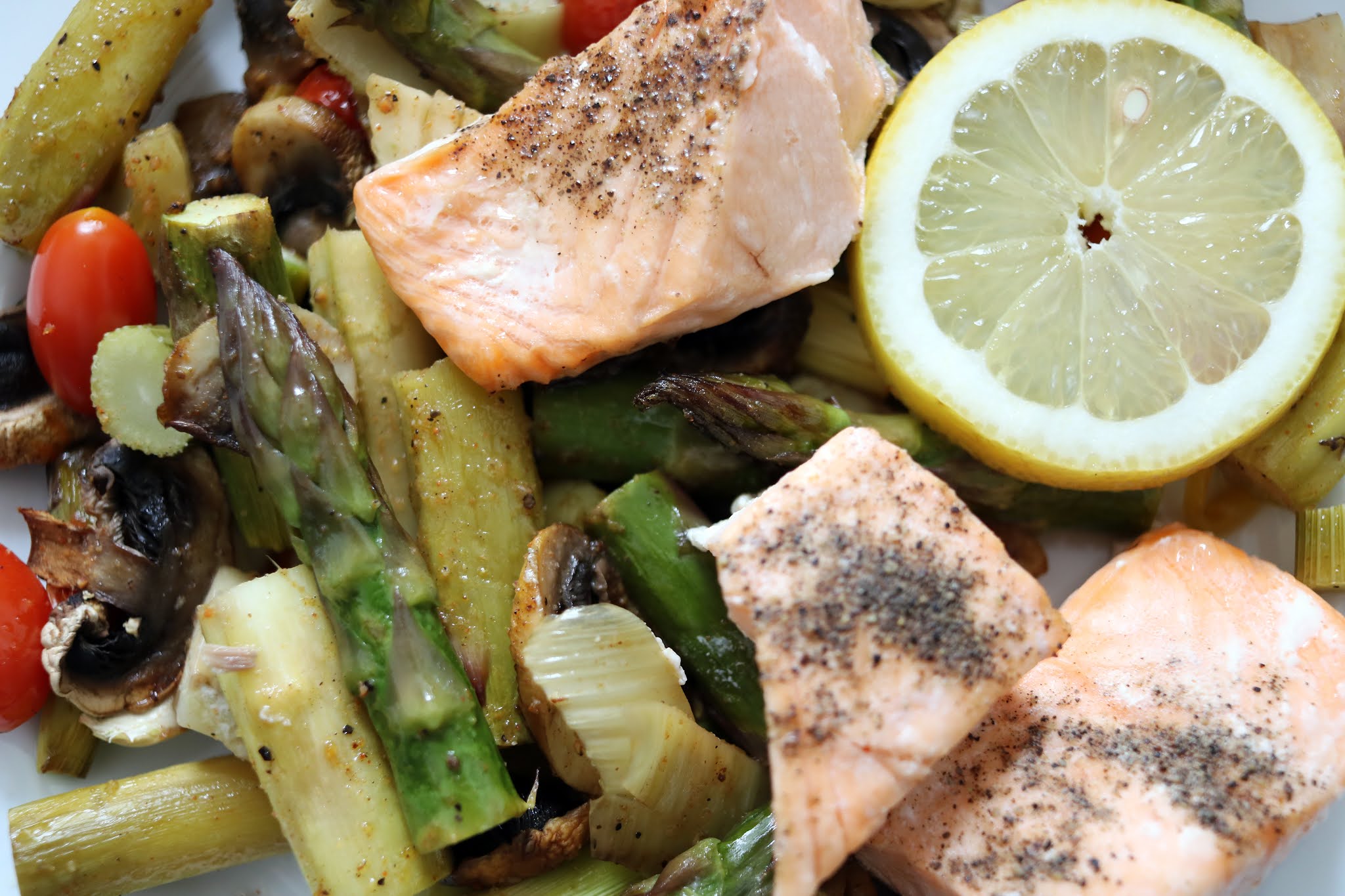 Rezept: Lachsfilet mit grünem Spargel und Fenchel | Mareike Unfabulous Rezept: Lachsfilet mit grünem Spargel und Fenchel | Mareike Unfabulous