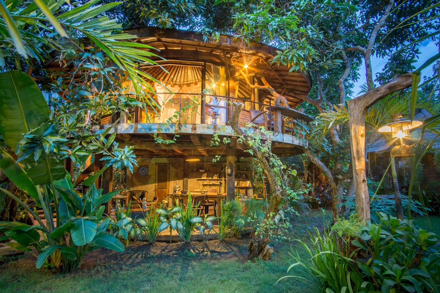 Best AirBnB in Bali, Most Unique AirBnB in Bali by www.calmctravels.com