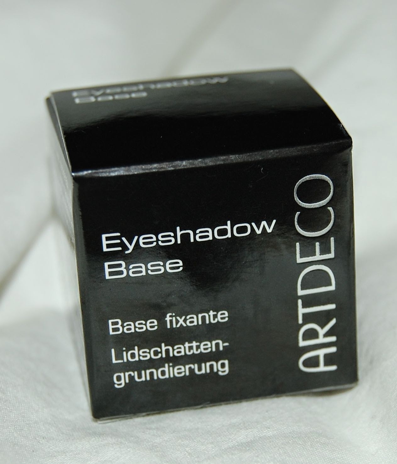 beauty squared Artdeco Eyeshadow Base Review, Swatches and Photos