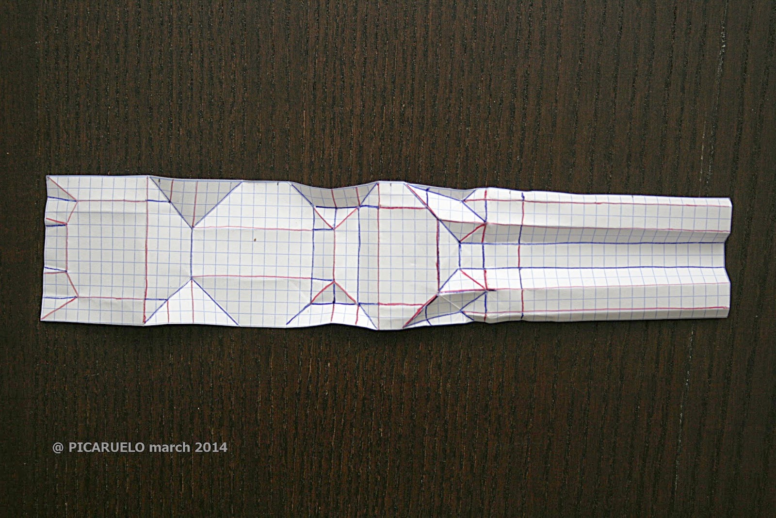 Picaruelo's origami THE VIOLIN