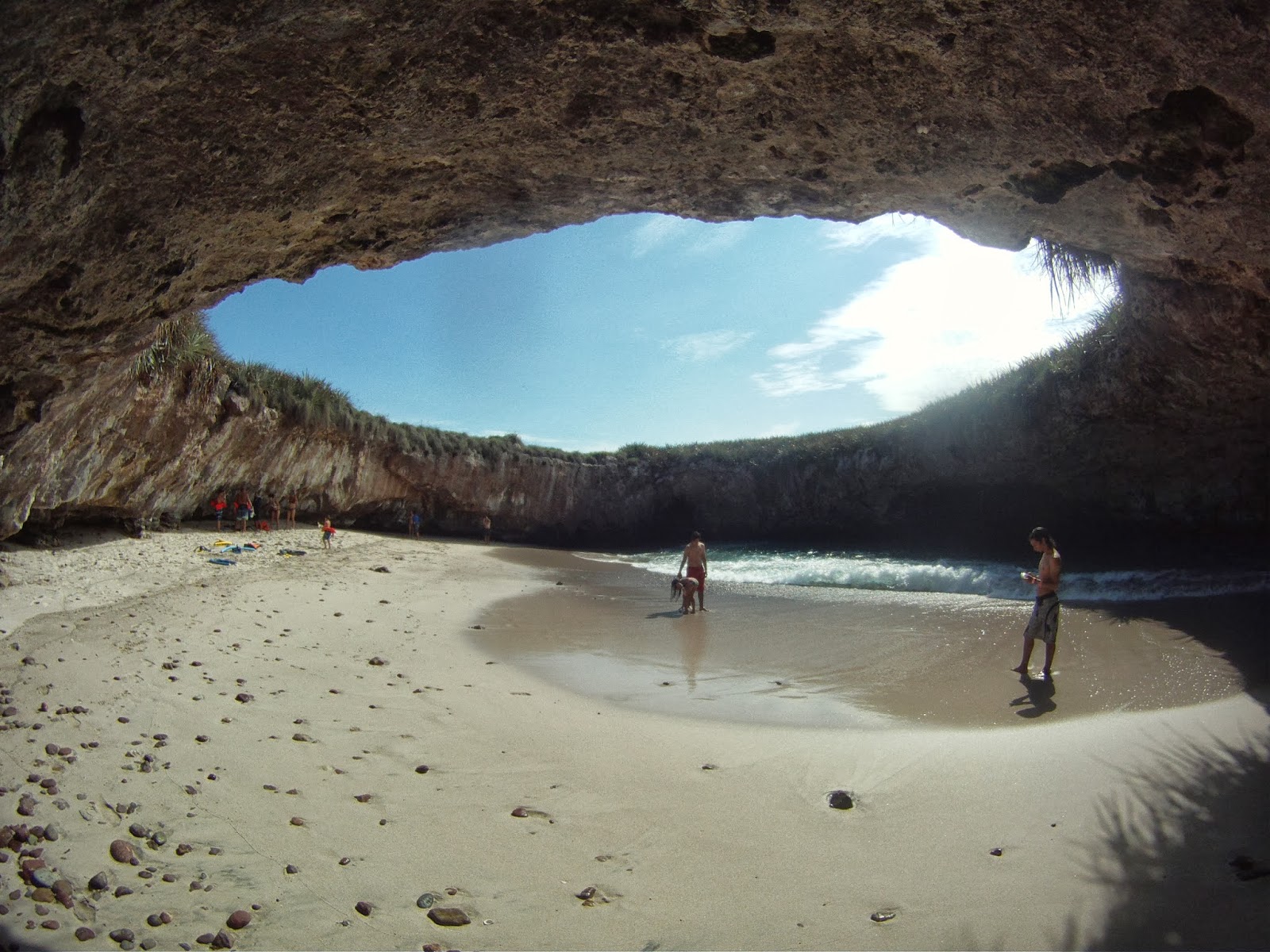 Mismaloya Divers Playa Escondida, una maravilla natural de Puerto Vallarta