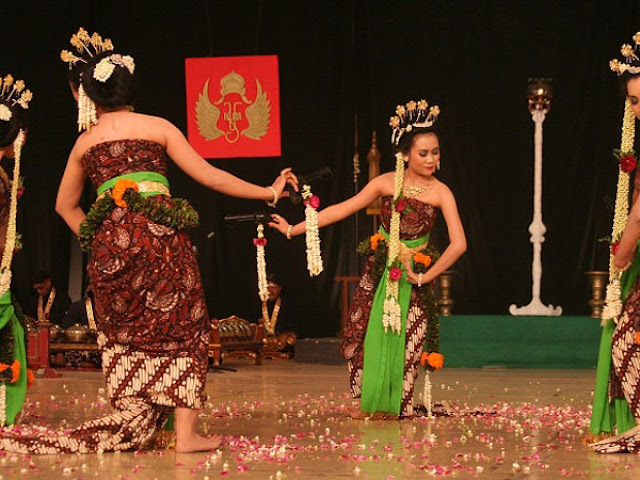 Pengertian Tari Tunggal Beserta Ciri Ciri dan 20+ Contoh