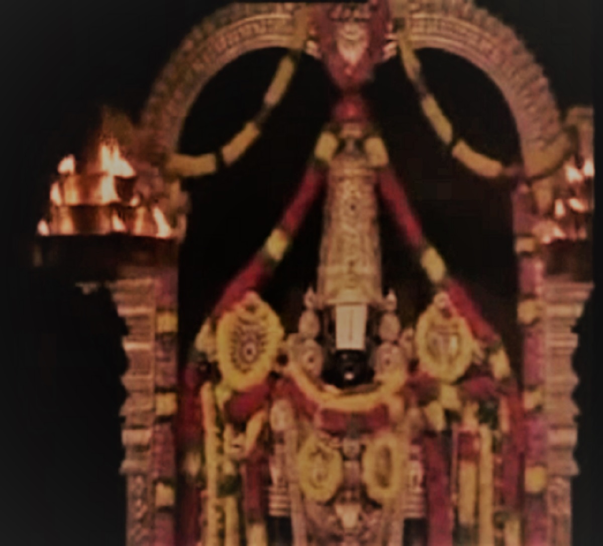 Featured image of post Tirumala Tirupati Balaji Original Photo Balaji temple at tirumala hill