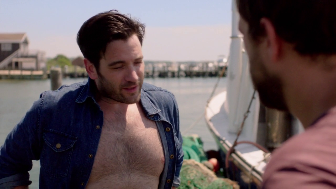 Colin Donnell shirtless in The Affair 2-05 "Episode #2.5" .