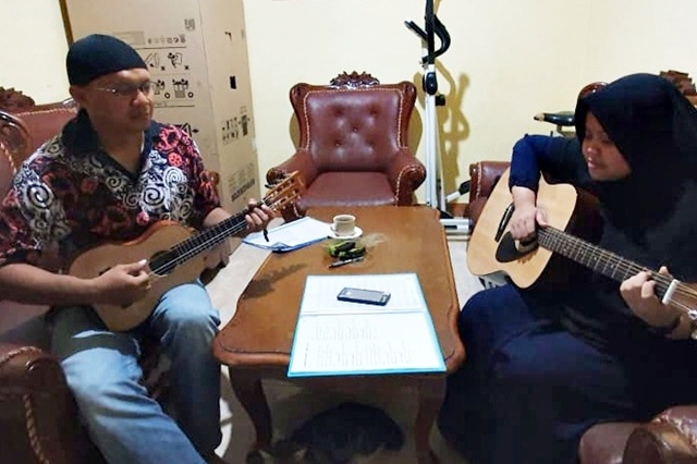 Les Gitar Bandung