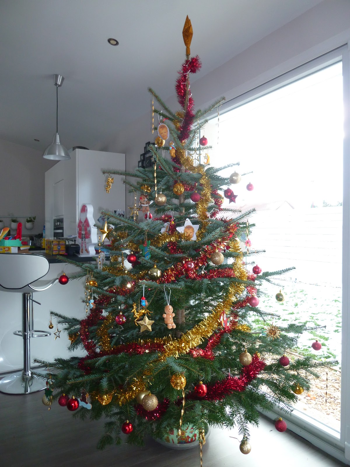 Sapin de noel rouge or et argent – Noël Européen 2019