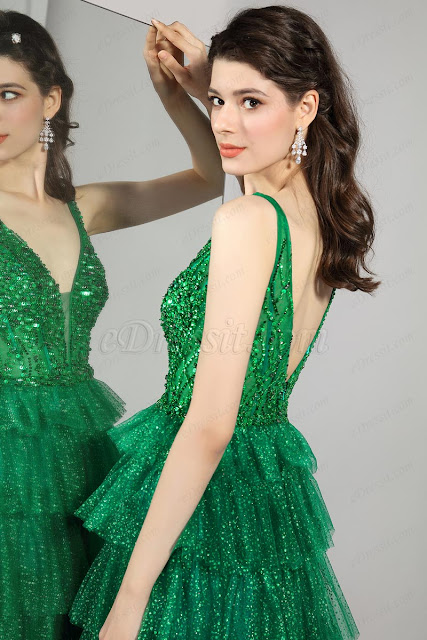 sleeveless v neck and v back green cake prom dress