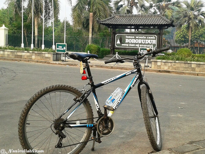 Beberapa moment sepeda di area candi (Plaosan, Banyunibo, dan sekitaran Borobudur)