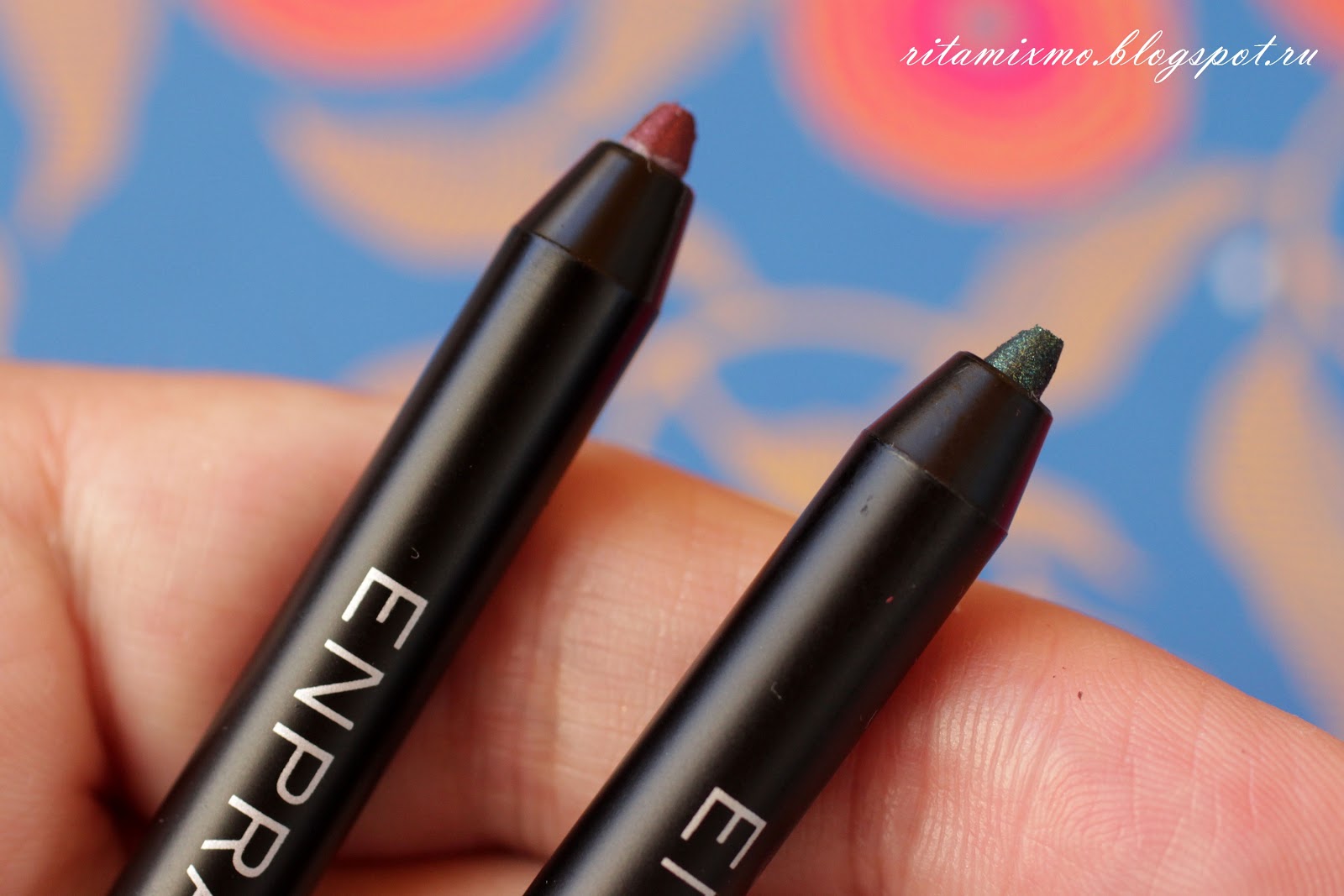 как выдвинуть гелевый карандаш для глаз. вивьен сабо виртуоз карандаш 03. L'oreal стойкий гелевый карандаш для глаз "infaillible". карандаш лореаль каял. как выдвинуть гелевый карандаш для глаз.