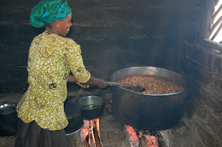 Cooking on a wood powered stove